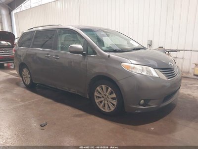 5TDDK3DC9CS****** 2012 Toyota Sienna