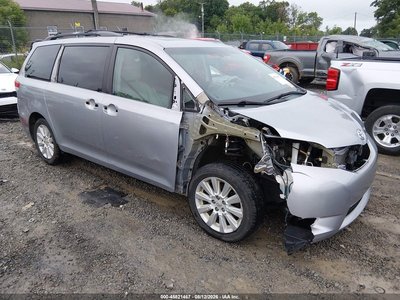 5TDDK3DC4CS****** 2012 Toyota Sienna