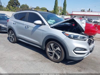 KM8J33A2XJU****** 2018 Hyundai Tucson