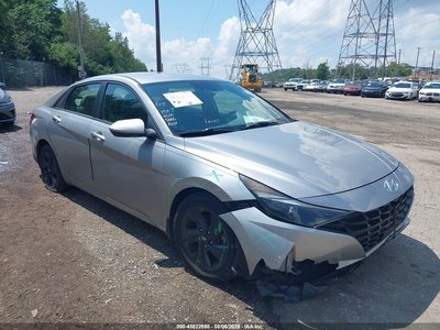 5NPLS4AG3NH****** 2022 Hyundai Elantra