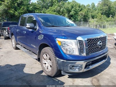 1N6AA1E52HN****** 2017 Nissan Titan
