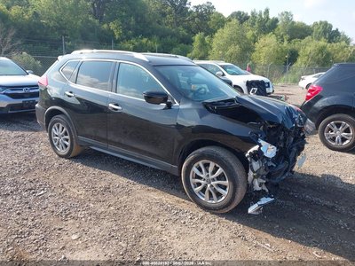 KNMAT2MV7HP****** 2017 Nissan Rogue