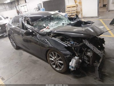 3MZBN1V33JM****** 2018 Mazda 3