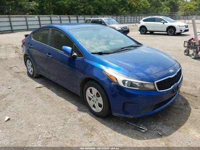 3KPFK4A70JE****** 2018 Kia Forte