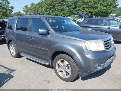 5FNYF4H61DB****** 2013 Honda Pilot
