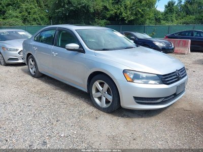 1VWBN7A36DC****** 2013 Volkswagen Passat