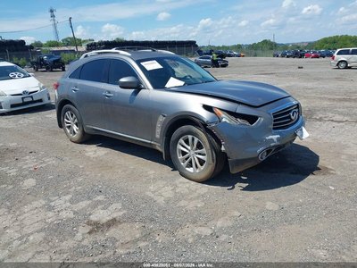 2012 Infiniti FX35