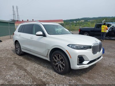 5UXCW2C08M9****** 2021 BMW X7