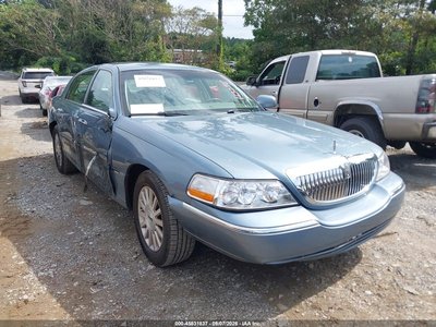 1LNHM81W54Y****** 2004 Lincoln Town Car