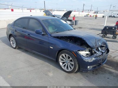 WBAPH7C50BE****** 2011 BMW 3 Series
