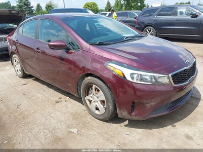 3KPFK4A79HE****** 2017 Kia Forte