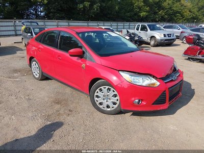 1FAHP3F27CL****** 2012 Ford Focus
