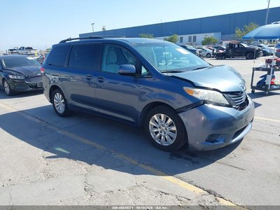 5TDJK3DC5DS****** 2013 Toyota Sienna