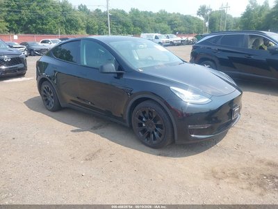 5YJYGAEE2MF****** 2021 Tesla Model Y