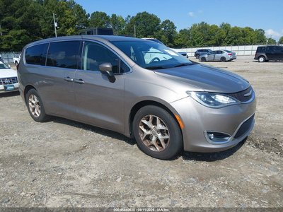 2C4RC1BG0HR****** 2017 Chrysler Pacifica