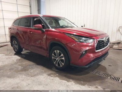 5TDGZRBH8NS****** 2022 Toyota Highlander