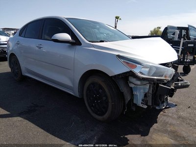 3KPA24AD7ME****** 2021 Kia Rio