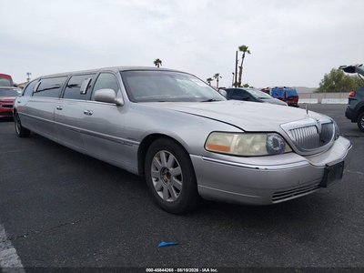 1L1FM81W64Y****** 2004 Lincoln Town Car