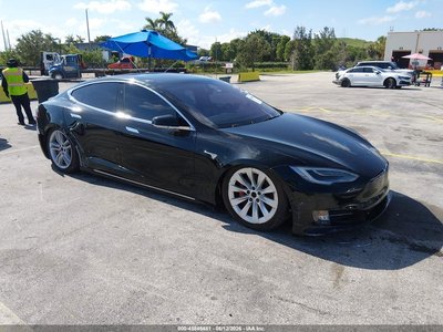 5YJSA1E48MF****** 2021 Tesla Model S
