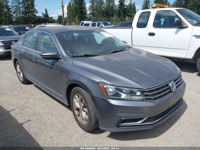 1VWAT7A36GC****** 2016 Volkswagen Passat