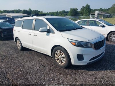 KNDMB5C15J6****** 2018 Kia Sedona