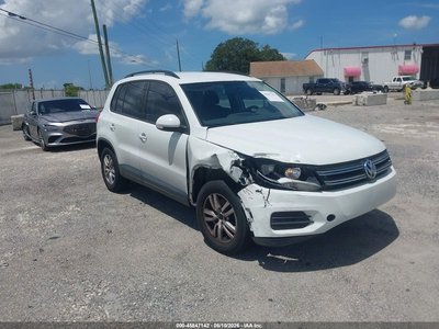 WVGAV7AX7FW****** 2015 Volkswagen Tiguan