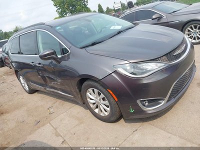 2C4RC1BG0HR****** 2017 Chrysler Pacifica