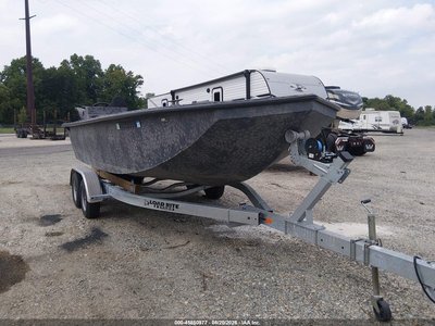 2018 Duck Water Back Bay 20 Boat And Trailer