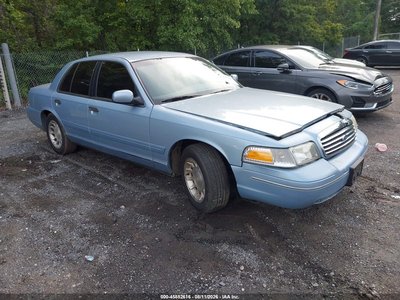 2FAFP74W2XX****** 1999 Ford Crown Victoria