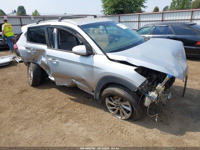 KM8J3CA4XGU****** 2016 Hyundai Tucson