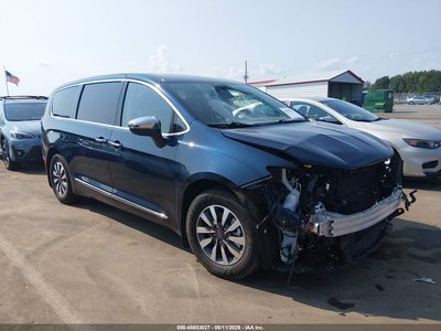 2022 Chrysler Pacifica Hybrid