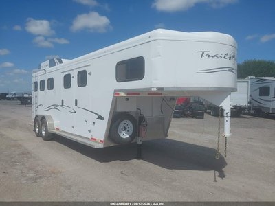 49SH72920KP****** 2019 Trails West Classic 3 Horse - Slant Load