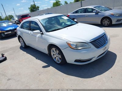 2013 Chrysler 200