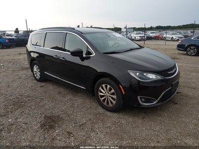2C4RC1BG5HR****** 2017 Chrysler Pacifica