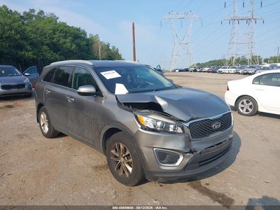 5XYPG4A38HG****** 2017 Kia Sorento