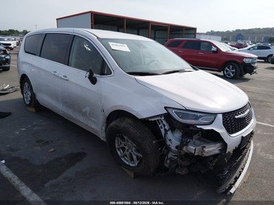 2C4RC1BG8PR****** 2023 Chrysler Pacifica