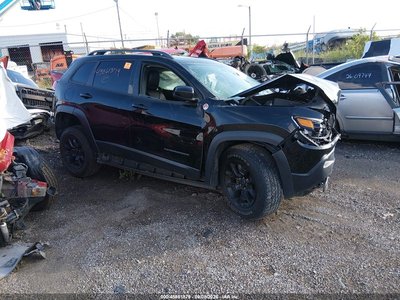 1C4PJMBX5KD****** 2019 Jeep Cherokee