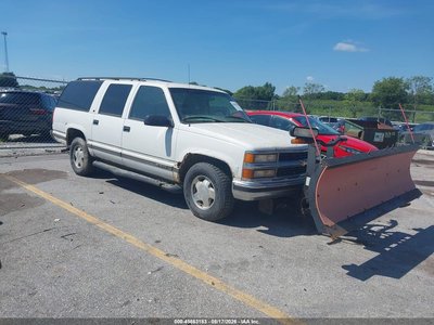 3GNFK16RXXG****** 1999 Chevrolet Suburban