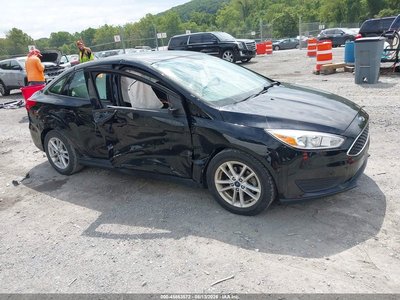 1FADP3F24JL****** 2018 Ford Focus