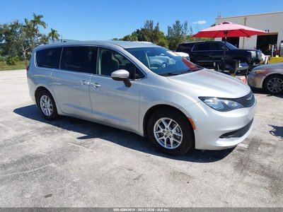 2C4RC1CG3PR****** 2023 Chrysler Voyager