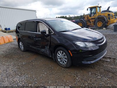 2C4RC1DG2HR****** 2017 Chrysler Pacifica