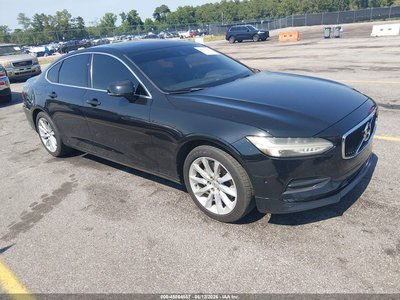 2017 Volvo S90