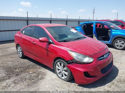 KMHCU4AE2DU****** 2013 Hyundai Accent