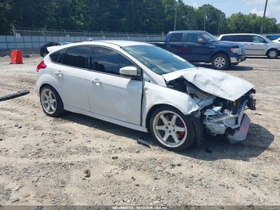 1FADP3L97JL****** 2018 Ford Focus St