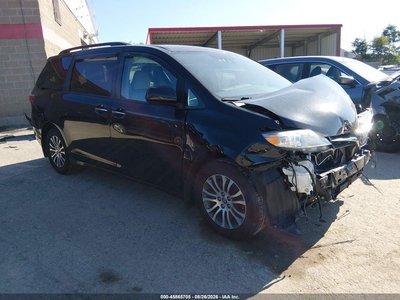 5TDYZ3DC7KS****** 2019 Toyota Sienna