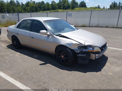 1HGCG5673YA****** 2000 Honda Accord