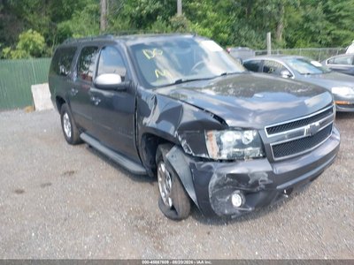 1GNUKJE3XAR****** 2010 Chevrolet Suburban 1500
