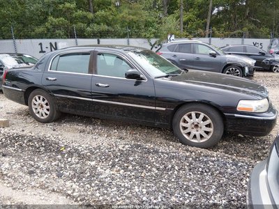 2LNHM82V69X****** 2009 Lincoln Town Car