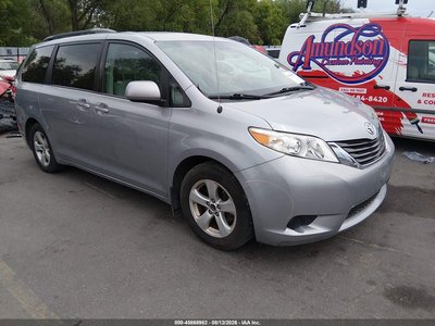 5TDKK3DC0BS****** 2011 Toyota Sienna