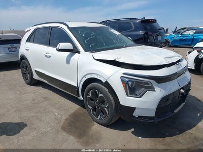KNDCR3L18R5****** 2024 Kia Niro